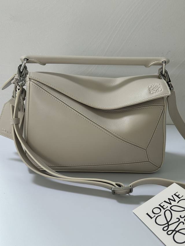 Original Leather 1110 3007 Soft White Lambskin The soft and lightweight Nappa le