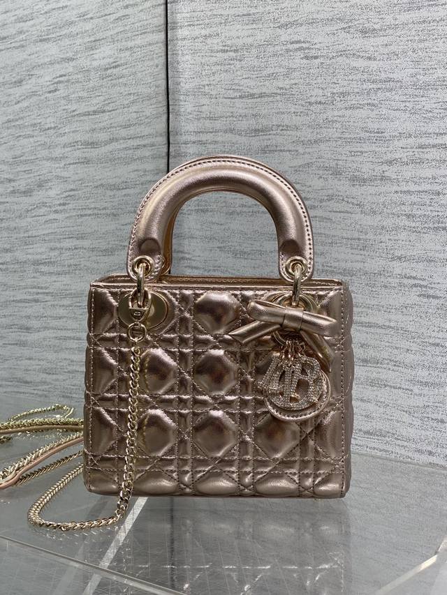 p910 Rose Gold Classic Lady Handbag with Diamond Buckle and Bow - A must-have th
