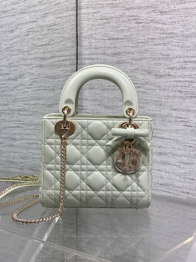 p910 Light Green In Stock Classic Lady Bow Diamond Buckle Lady Dior Bag, a must-