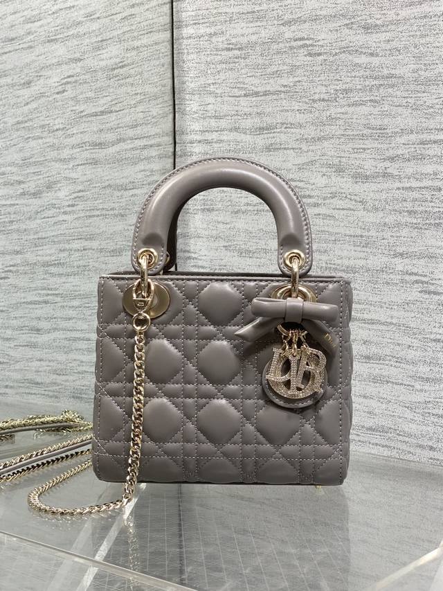 p910 Light Grey In Stock Classic Lady Bow Diamond Buckle Lady Dior Bag, a must-h