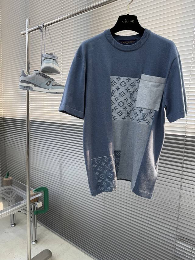 Top p310 - Louis Vuitton 26Ss New Monogram Jacquard Patchwork Knit Short-Sleeve Top p310 - Louis Vuitton 26Ss New Monogram Jacquard Patchwork Knit Short-Sleeve