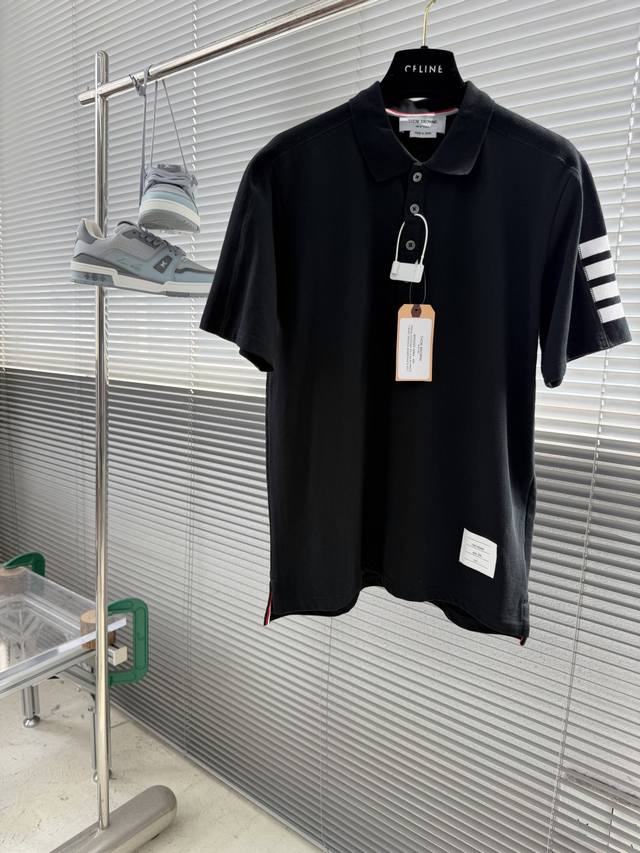 p270 -Tb 26 New Version Short-Sleeve Polo with Ribbed Shoulders. Exquisite quali p270 -Tb 26 New Version Short-Sleeve Polo with Ribbed Shoulders. Exquisite quali