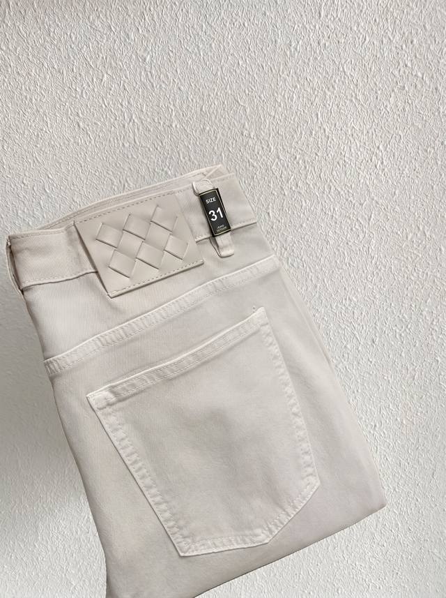 p230 Bottega Veneta's latest 2026 Summer Men's Slim Denim Jeans! Made with heavy