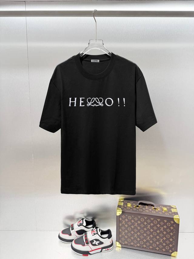 p130. Loewe classic short-sleeved T-shirt with exquisite printed logo on the che