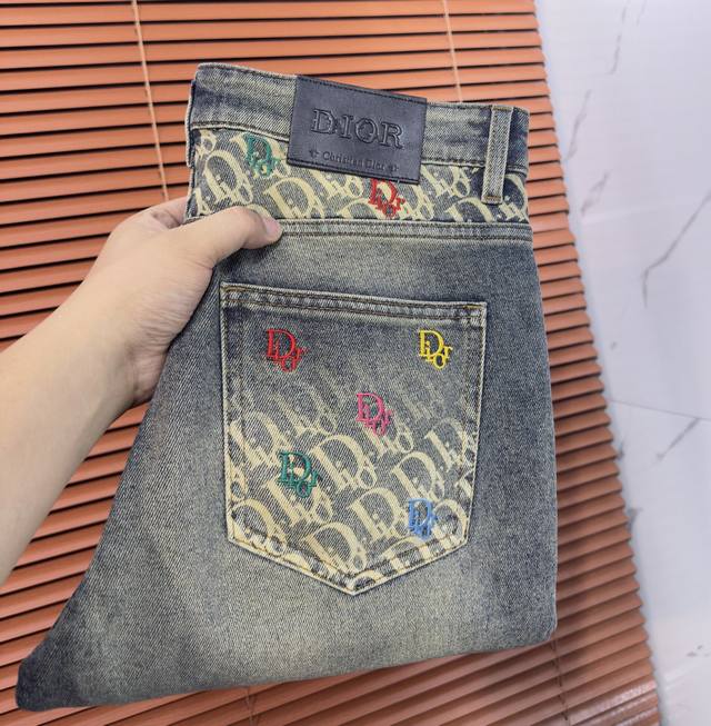 p250 Dior 2026 New Style Jeans, a best-selling item in boutiques. Taste and valu