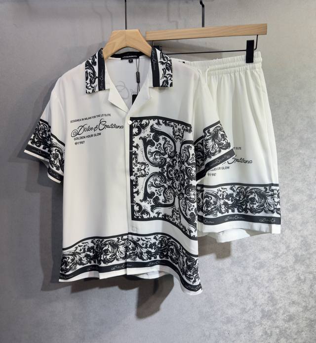 p260D&G Dolce & Gabbana, absolutely high-quality and high-end goods