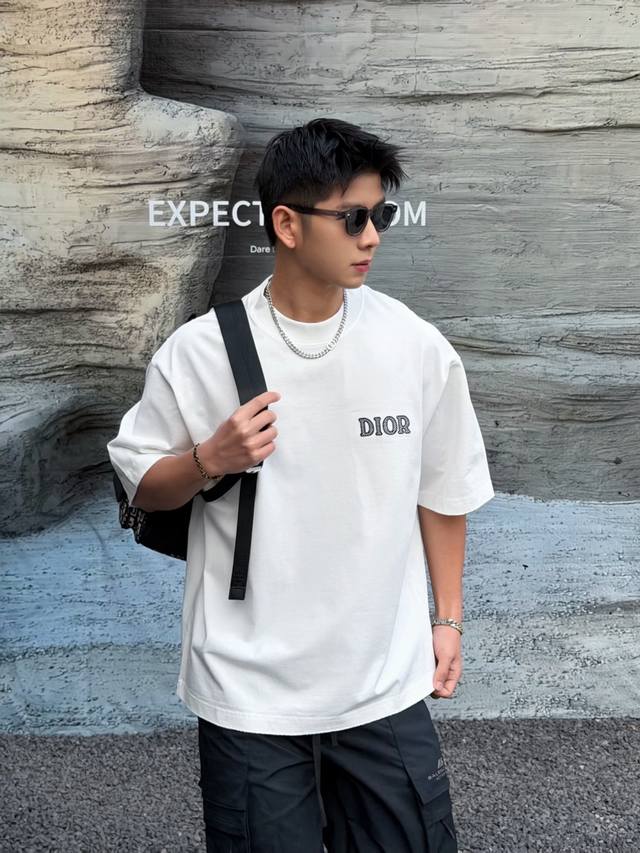 p160 Spring New Arrival T-shirt Colors: Black, White Sizes: S-XL Style Number: 1