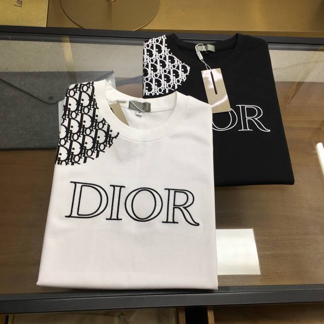 p200 Dior VIP Haute Couture! 2026 Spring/Summer New Short-Sleeve T-Shirt. This T