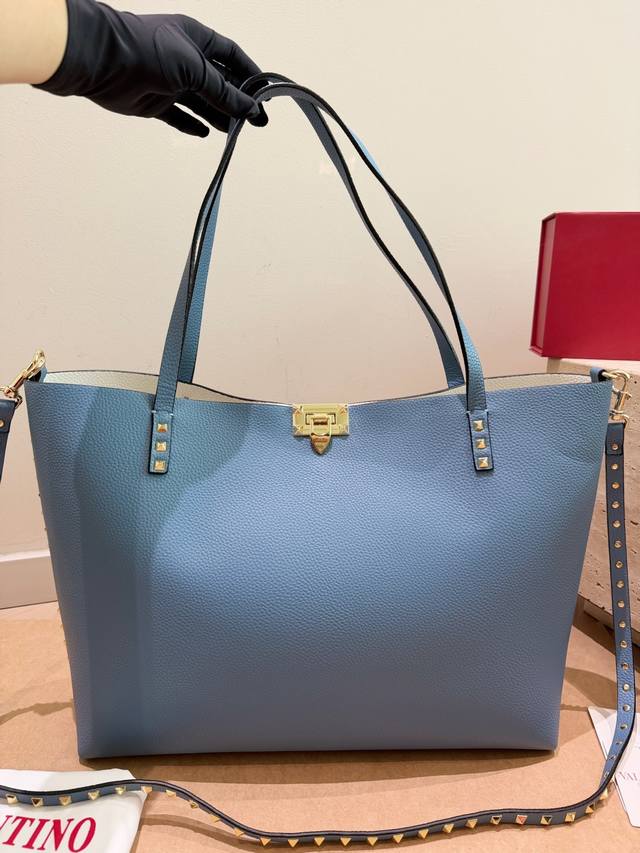p340 Valentino Women's Tote Bag Valentino Letter Bag A letter bag from Valentino