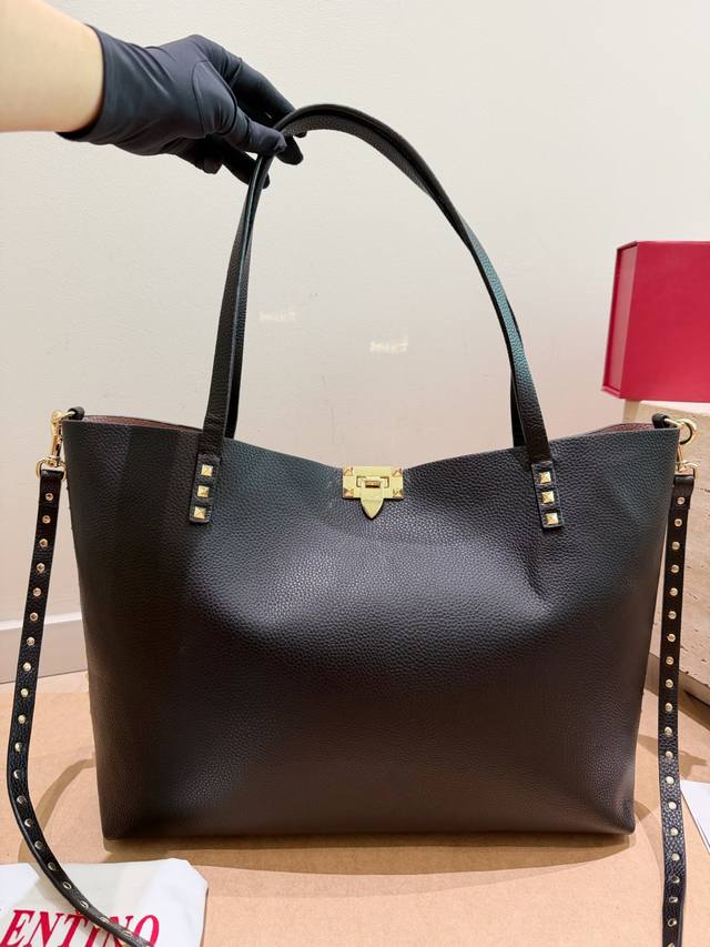 p340 Valentino Women's Tote Bag Valentino Letter Bag A letter bag from Valentino