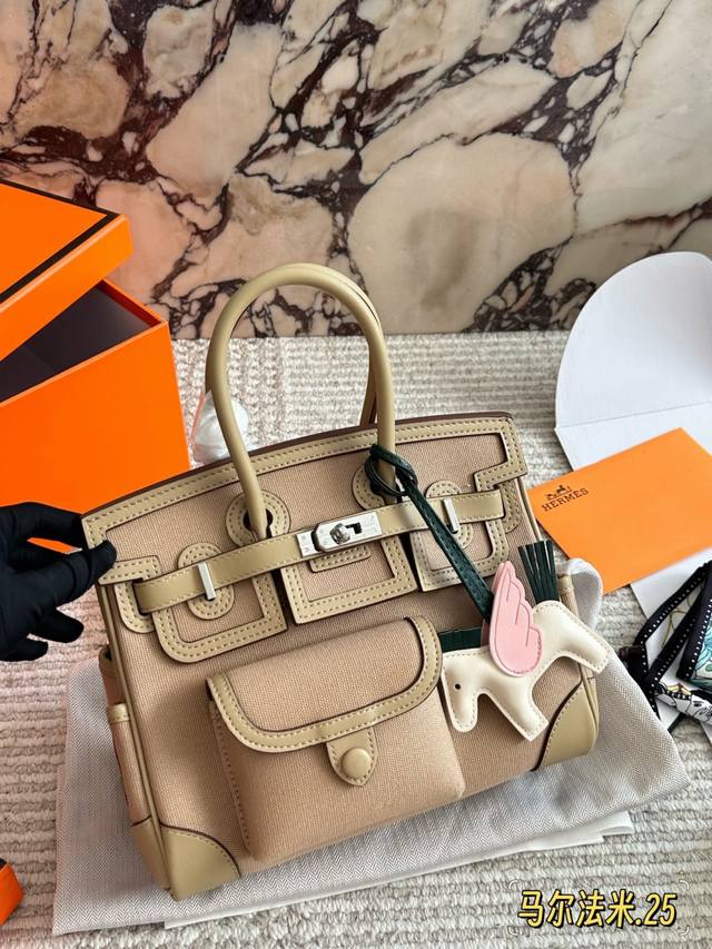 440 Canvas with leather trim and box Size: 25*20cm Birkin Cargo 25, a vintage-s
