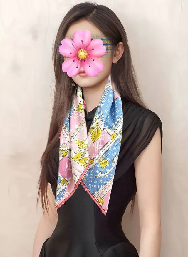 p230新款 L家官网同步2026 18Mm双面同色顶级真丝 “L家”90典藏方巾通过别致的经典色彩向原创设计致敬 作品未经重新诠释或设计[嘴唇]以简单而忠实的