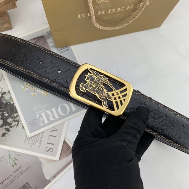 180 巴宝莉 男士花皮腰带38Mm 可双面使用 专柜走线 原单品质 搭配新款扣