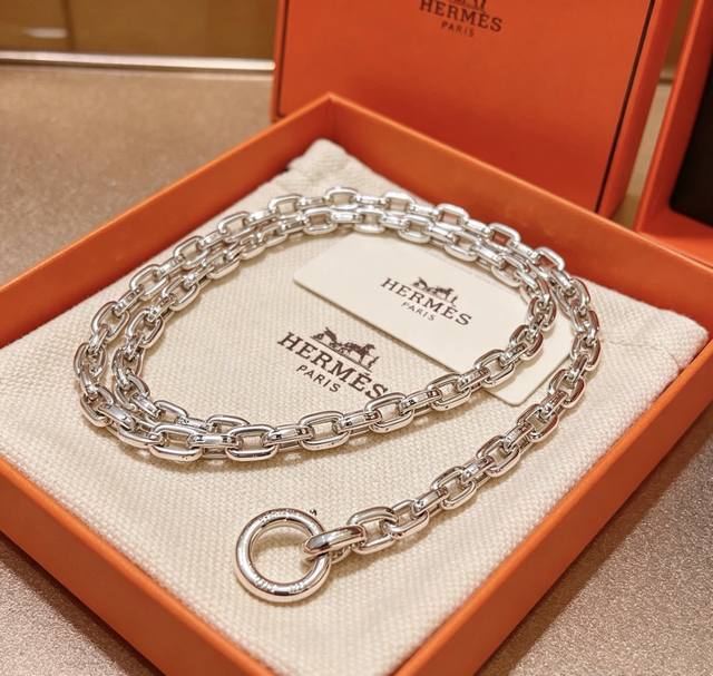 p160。Hermes 爱马仕项链 To项链系列首饰 进口定制.高端链条经典搭配 新品 简单时尚专柜一致 火爆款出货 设计独特 前卫 男女必备款！