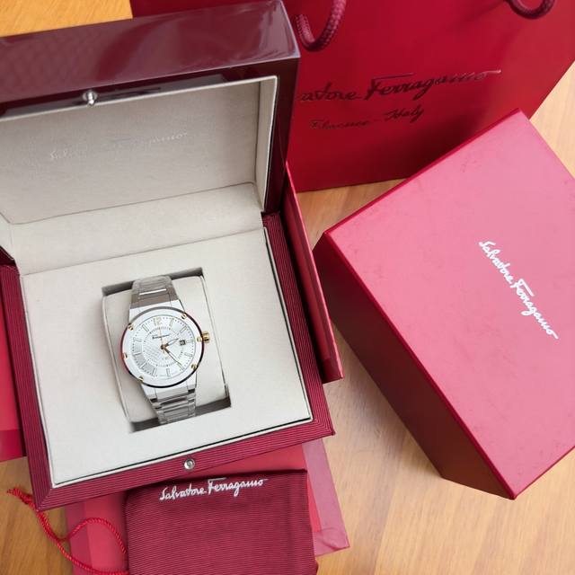 1110 Ferragamo F80 Quartz Men's Watch, classic So style, rugged design, the look