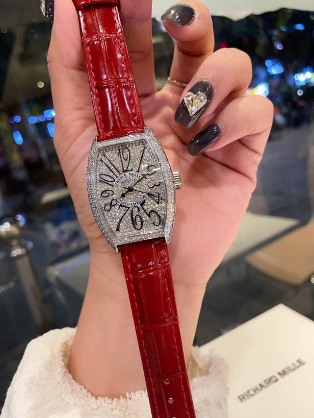 340 Franck Muller FM tonneau-shaped ladies' quartz watch. A classic piece with a