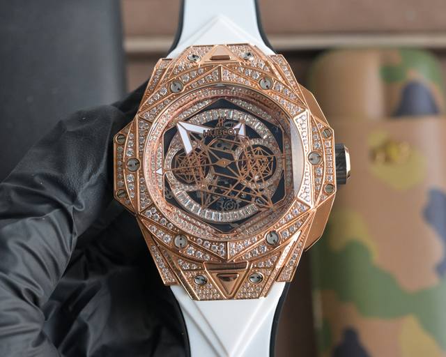 1300 Big Bang Sang Bleu II "Tattoo" watch, featuring a full set of diamonds and